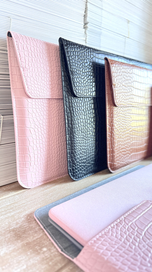 SOBRE ESTUCHE FAUX CROC MEDIANO