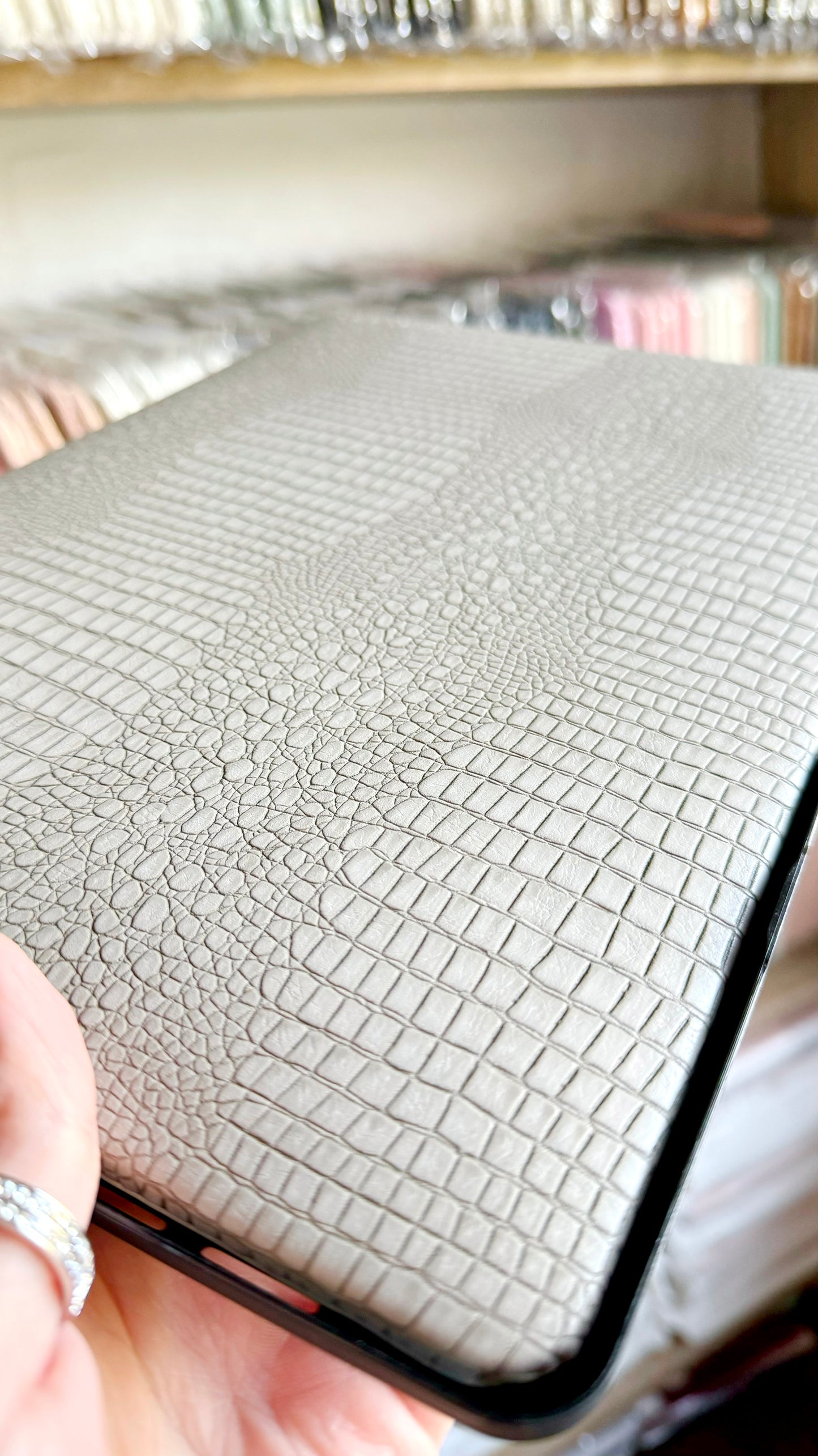 CARCASA MACBOOK® 13” CROCO