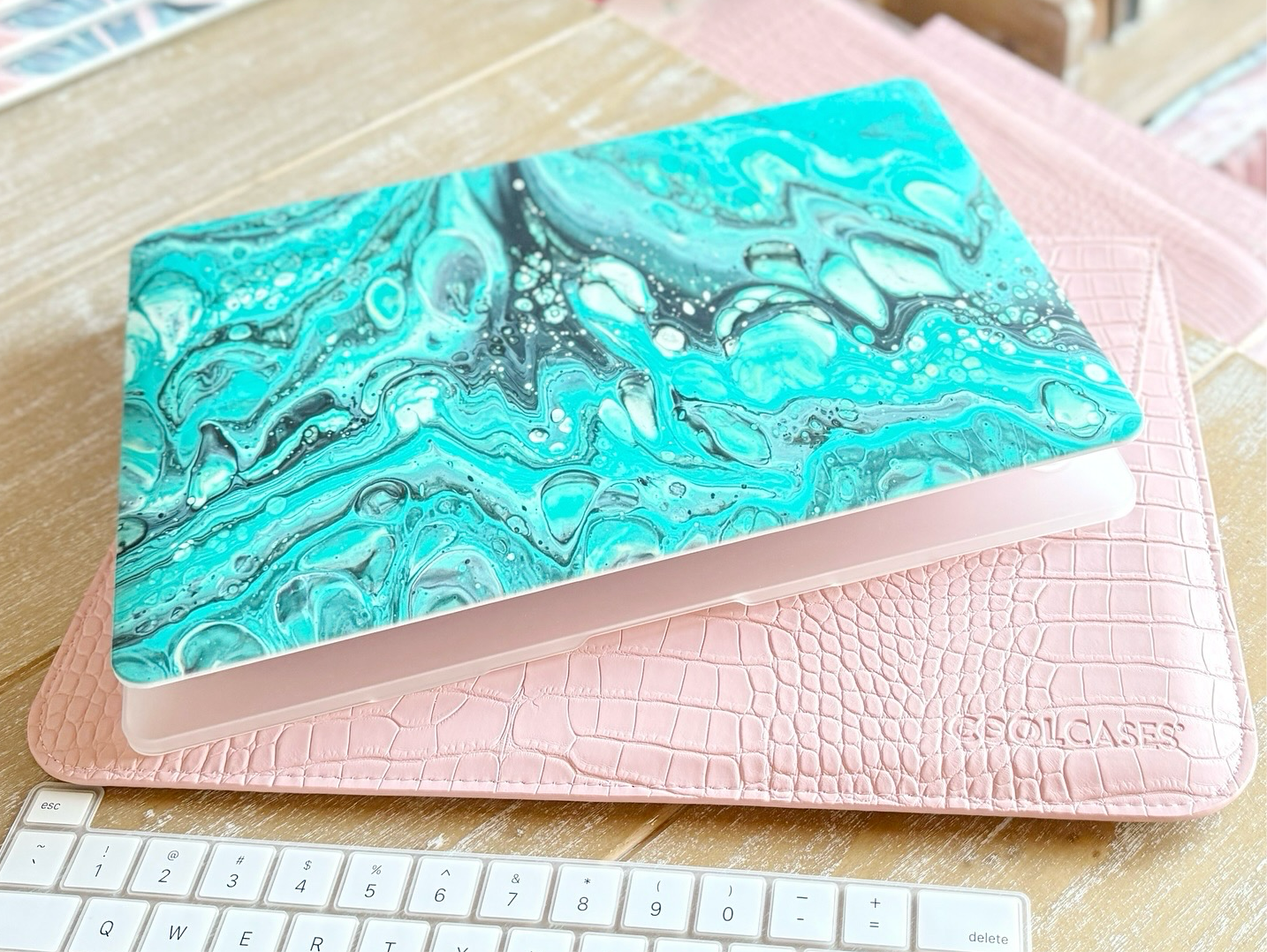 CARCASA MACBOOK® 13” ÓLEO VERDE