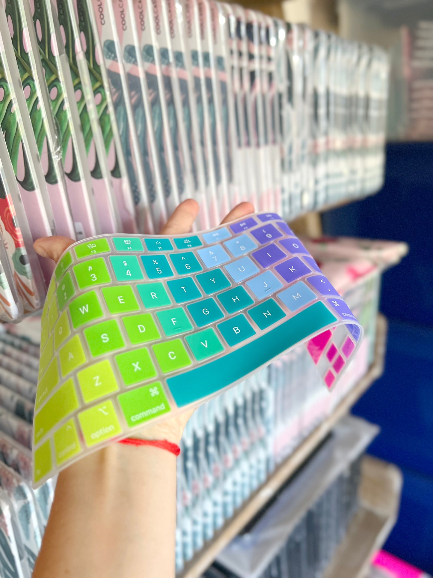PROTECCIÓN DE TECLADO MACBOOK® INGLÉS (modelo a2337/2179)