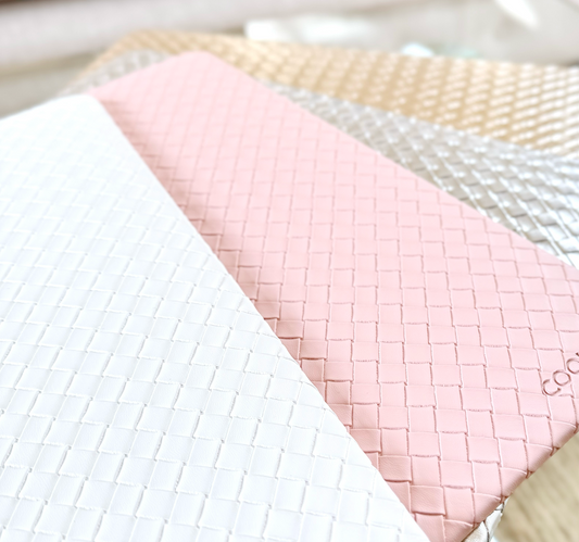 CARCASA MACBOOK® 13” CASE TRENZADA BLANCA