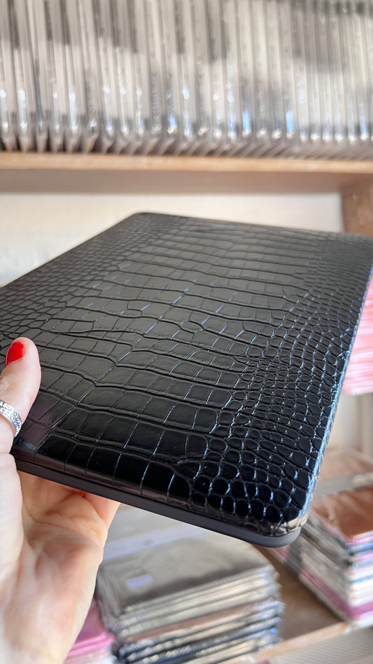CARCASA MACBOOK® CASE 15” CROCCO NEGRO